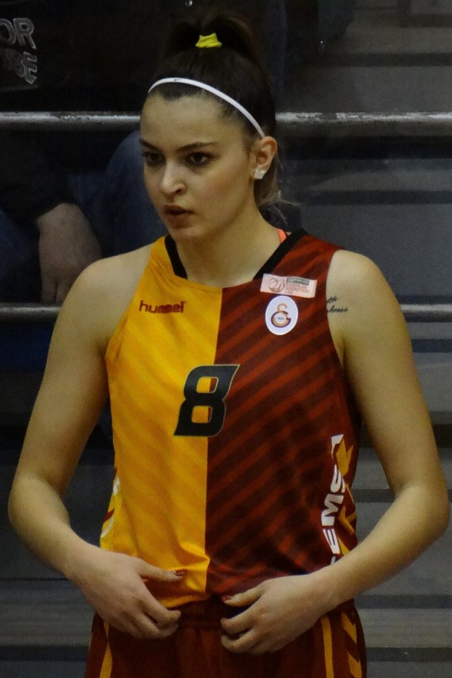 İrem Naz Topuz portresi