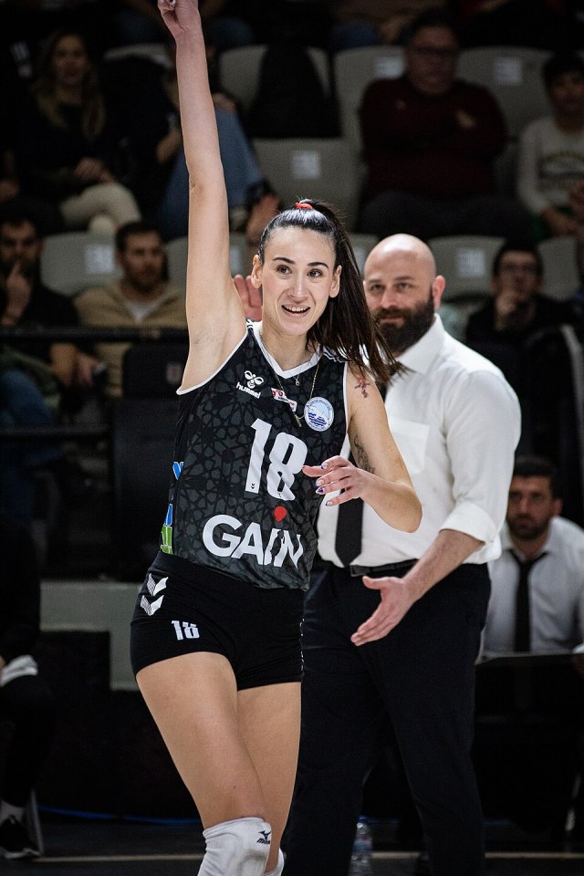 Arzum Tezcan portresi