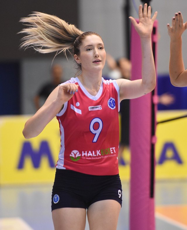 Cansu Ayyıldız portresi