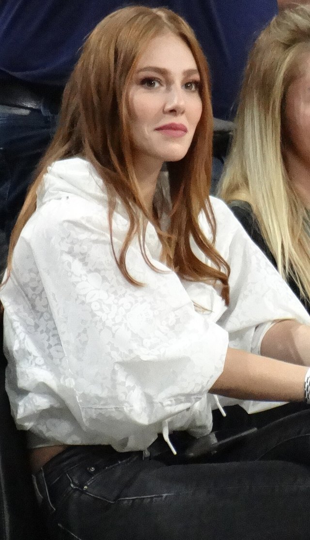 Elçin Sangu portresi