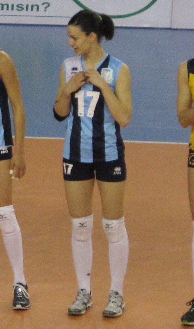 Duygu Çetav portresi