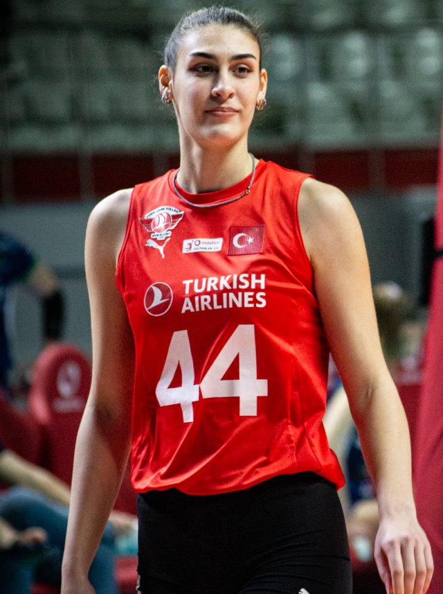 Karmen Aksoy portresi