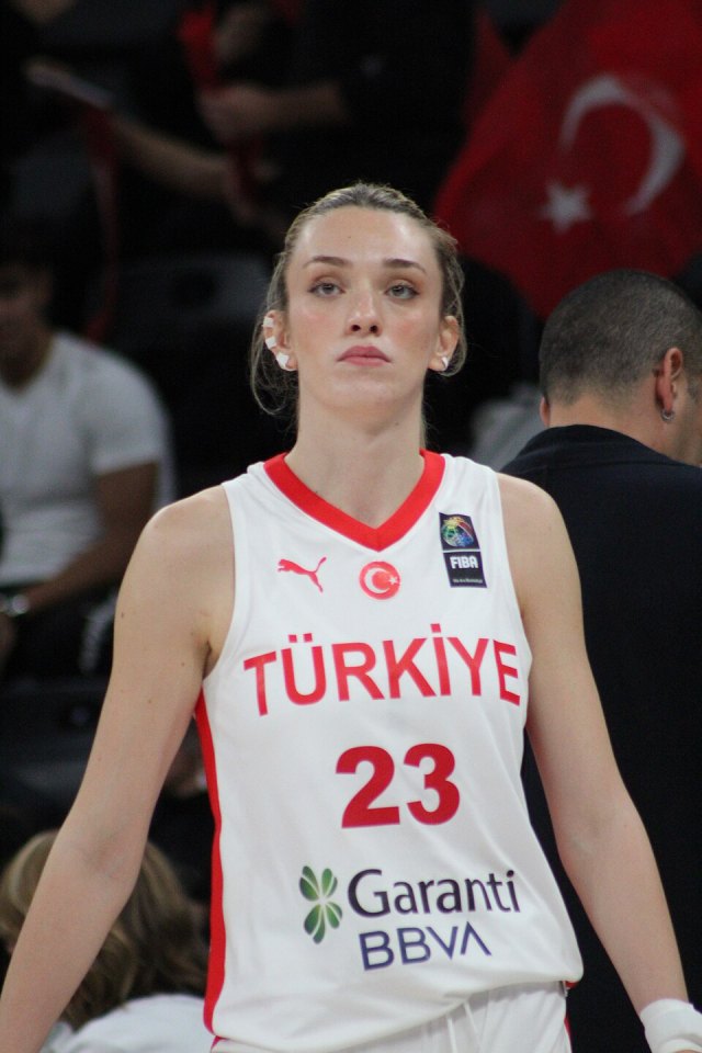Meltem Yıldızhan portresi