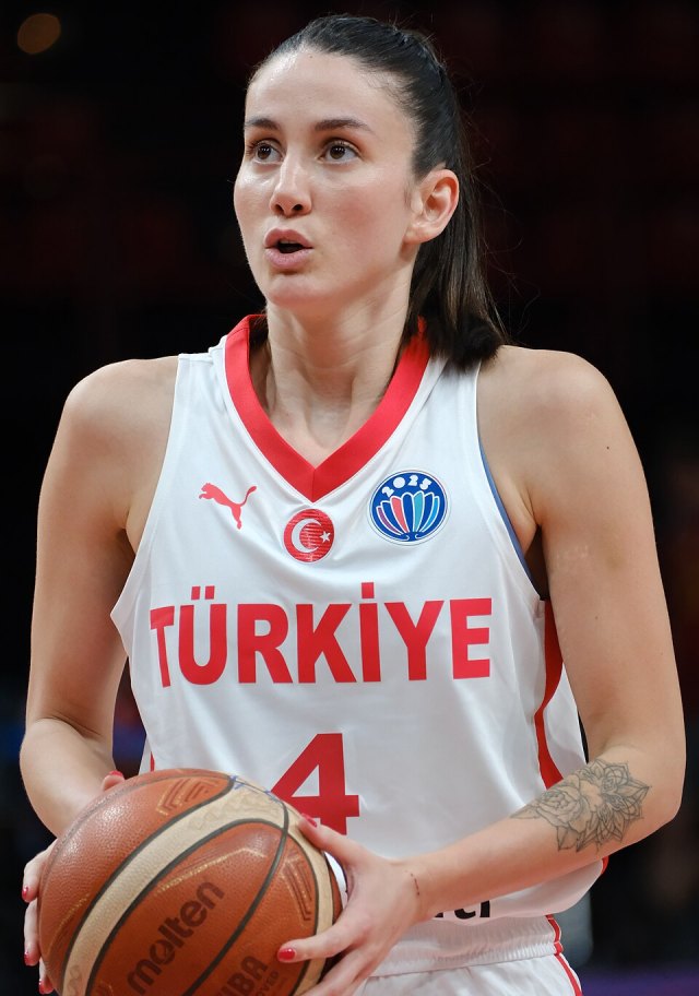 Olcay Çakır Turgut portresi