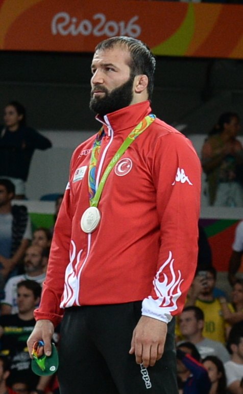 Selim Yaşar portresi