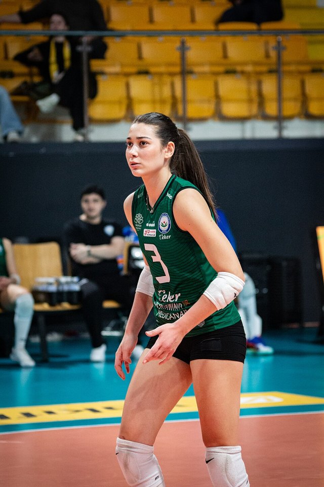 Selin Adalı portresi