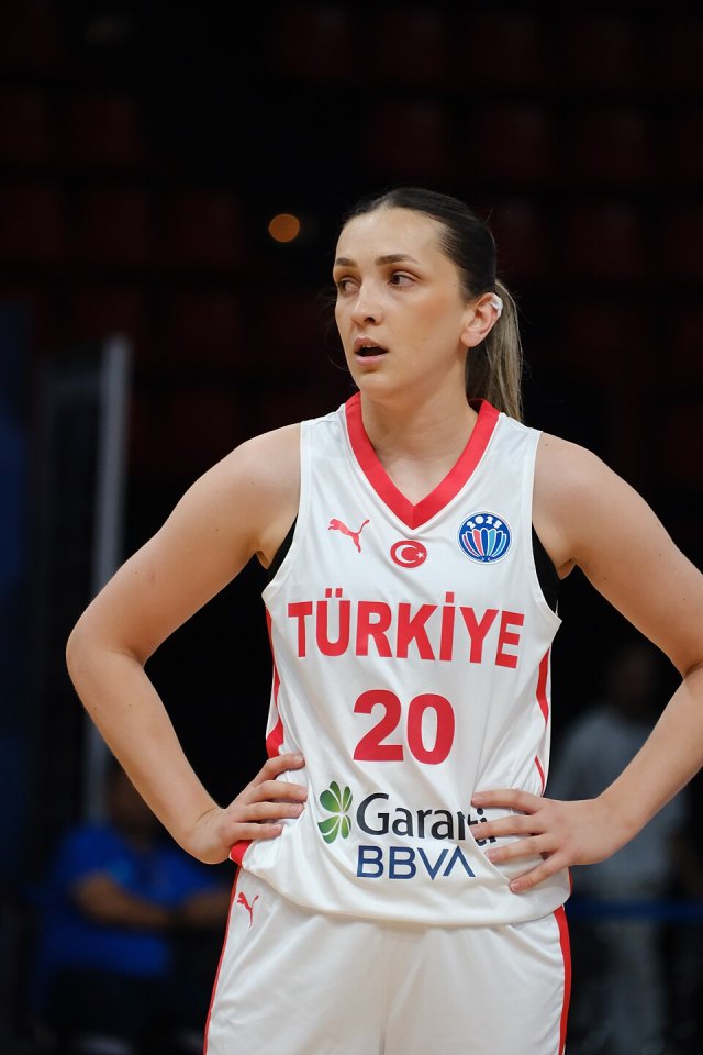 Sinem Ataş portresi