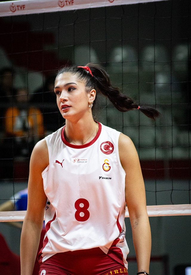 Yasemin Güveli portresi