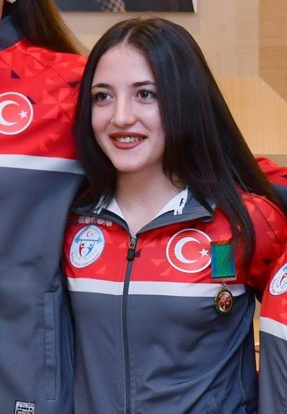 Cansu Bektaş portresi