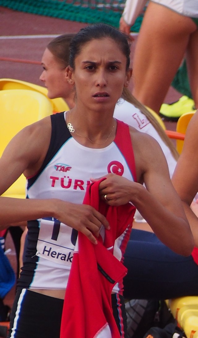 Burcu Ayhan Yüksel portresi