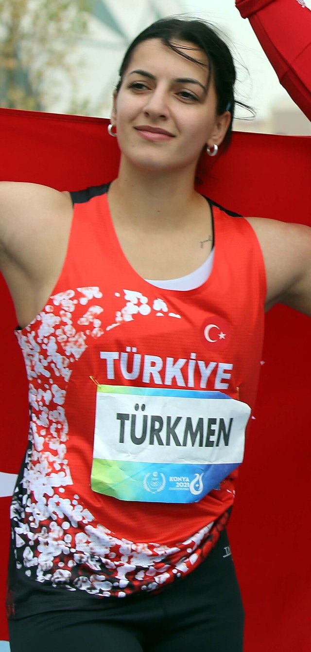 Esra Türkmen portresi