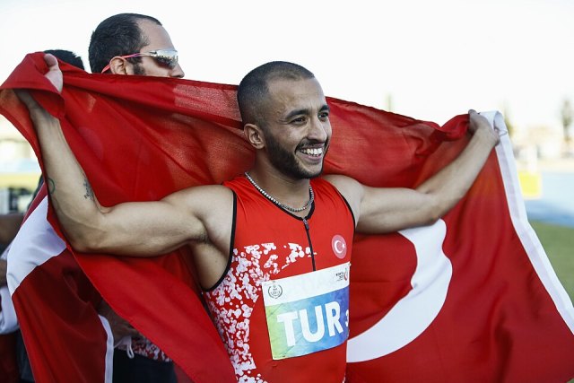 Kayhan Özer portresi