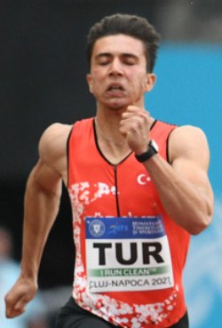 Oğuz Uyar portresi