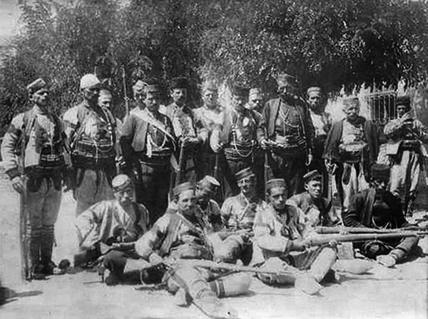 Çete (silahlı grup) portresi