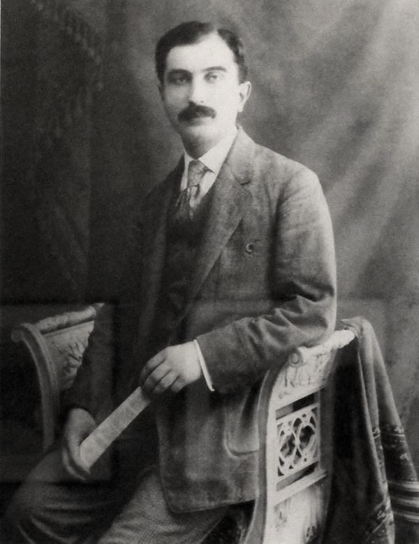 Mihran Mesrobyan portresi