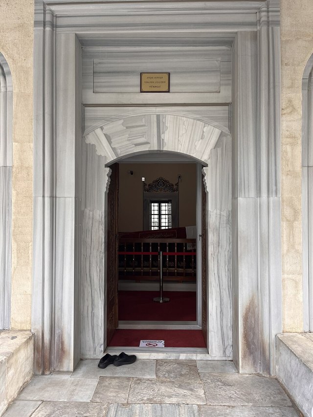 Ayşe Hafsa Valide Sultan Türbesi portresi