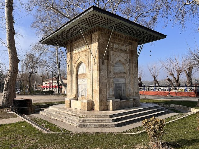 Hacı Adil Bey Çeşmesi portresi