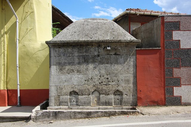 Sarı Selim Camii Çeşmesi portresi