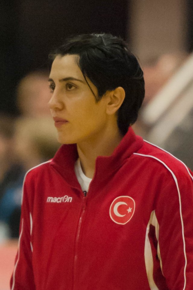 Yeliz Özel portresi