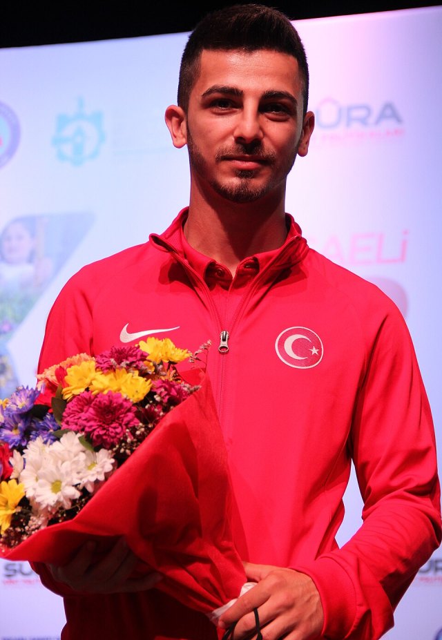 Eray Şamdan portresi