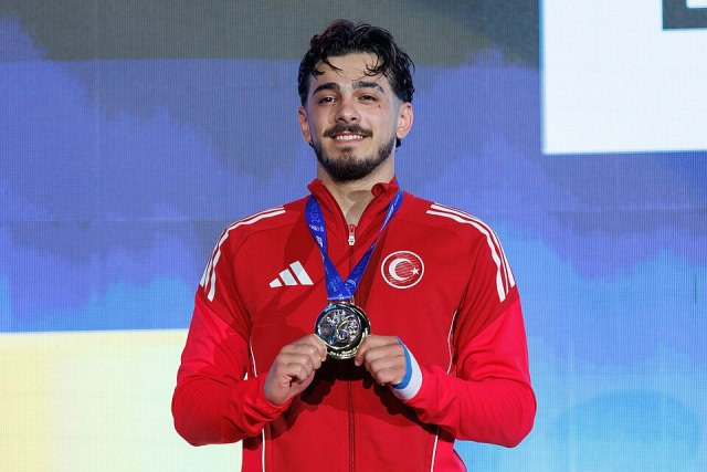 Ömer Faruk Yürür portresi