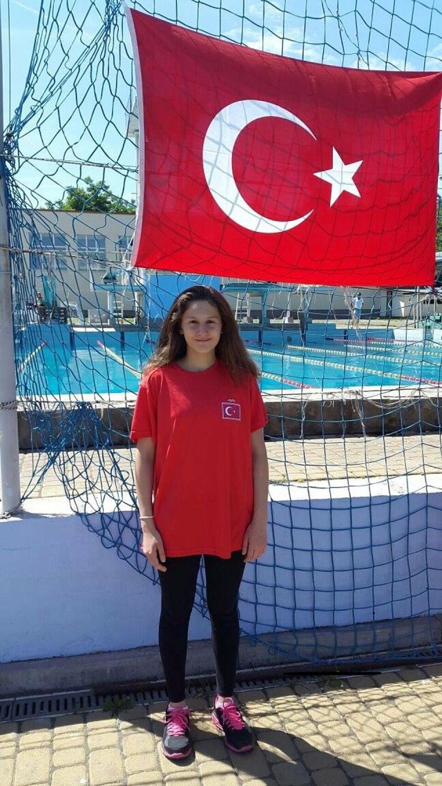 Beril Böcekler portresi