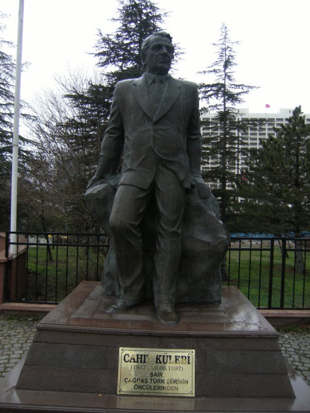 Cahit Külebi portresi