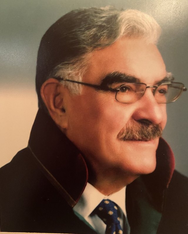 Teoman Evren portresi