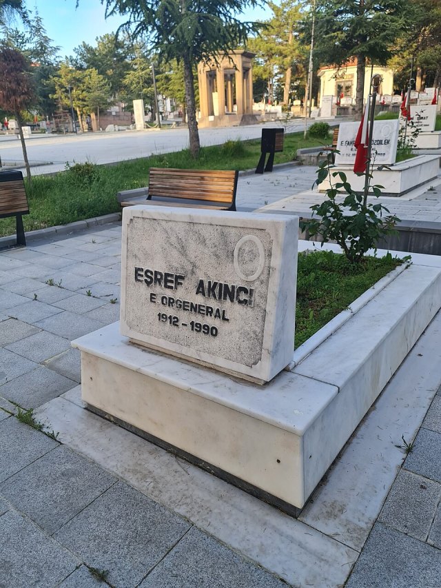 Eşref Akıncı portresi
