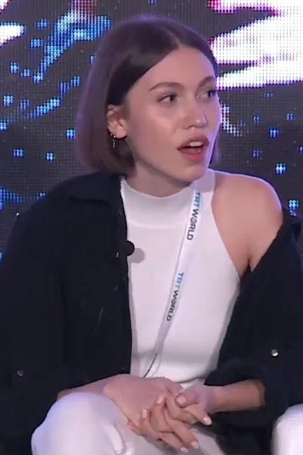 Duygu Özaslan portresi