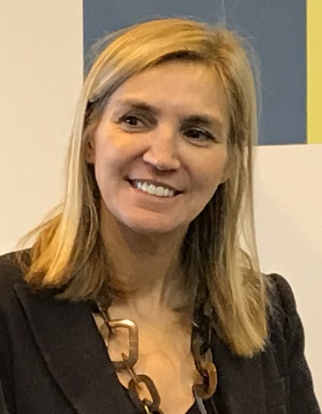 Agnès Evren portresi