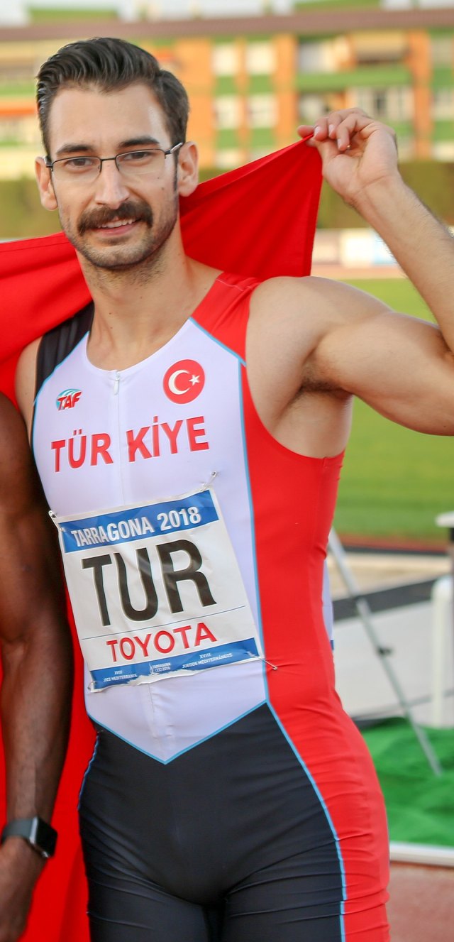 Yiğitcan Hekimoğlu portresi