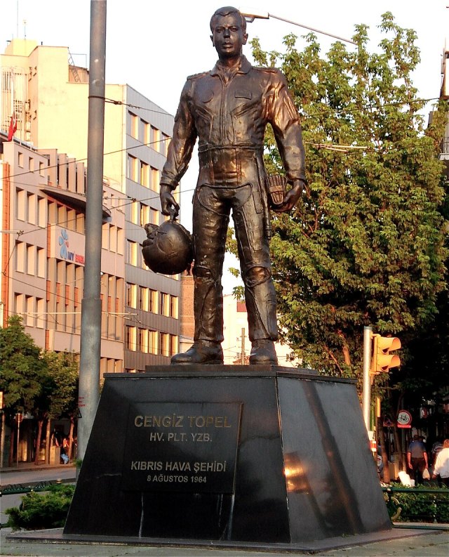 Cengiz Topel portresi