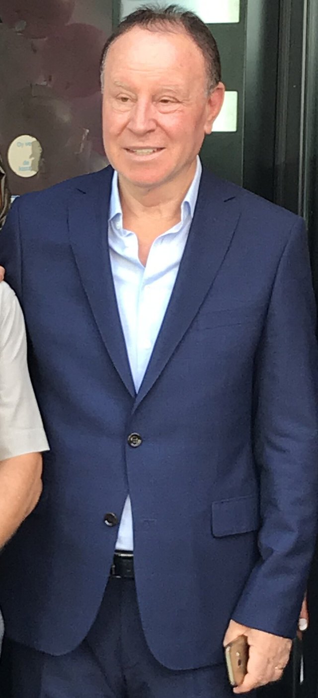 Hikmet Erenkaya portresi