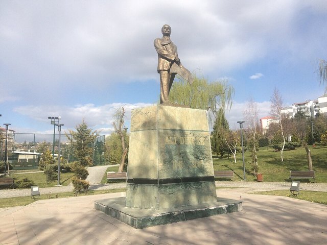Ali Dinçer portresi
