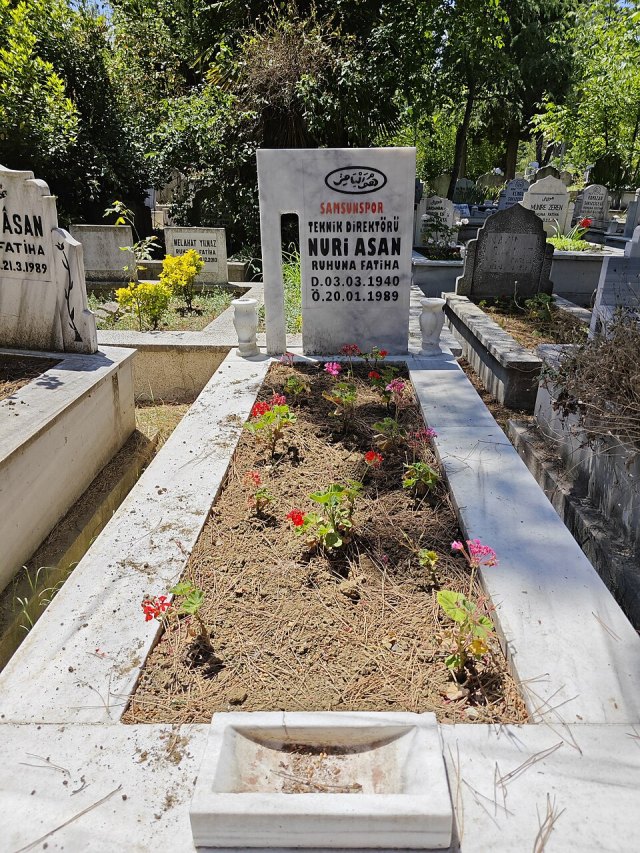 Nuri Asan portresi
