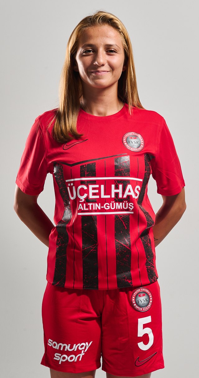 Yeliz Açar portresi