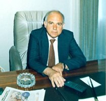 Dimitris Kiçikis portresi