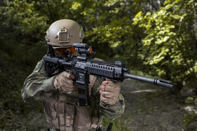 KCR-556 portresi