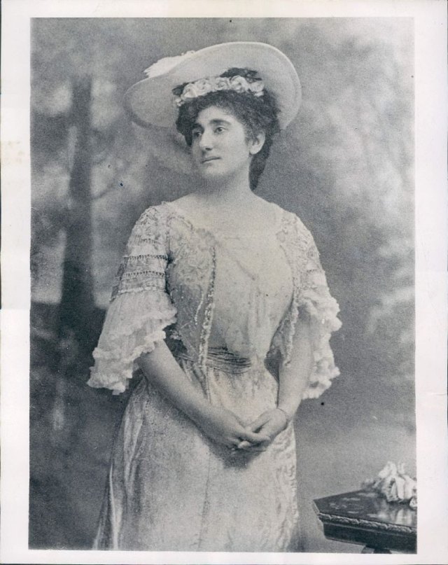 Madame Bey portresi