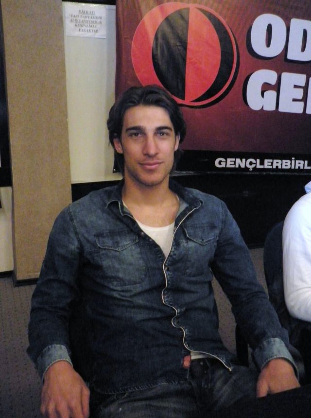 Özgür İleri
