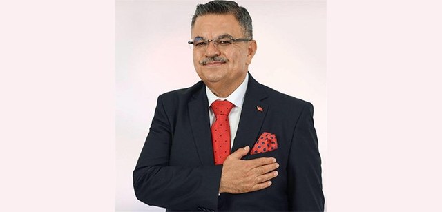Selim Yağcı portresi