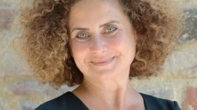 Esra Akkaya portresi