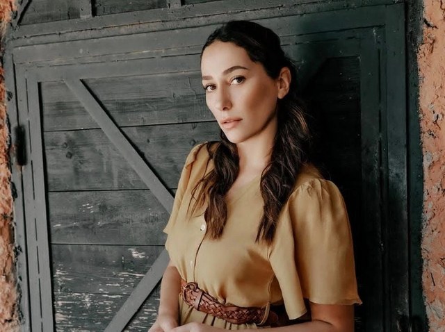 Esra Ruşan portresi