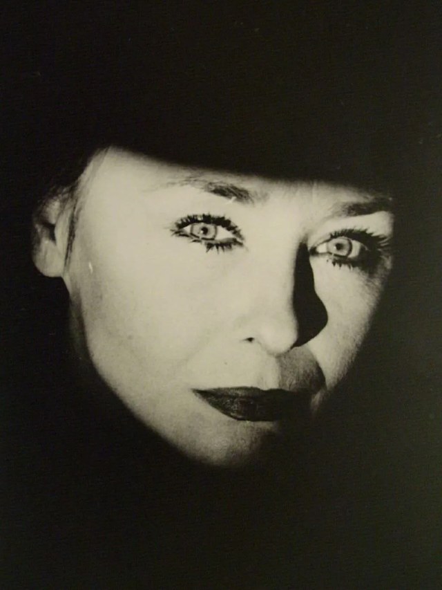 Fatoş Sezer portresi
