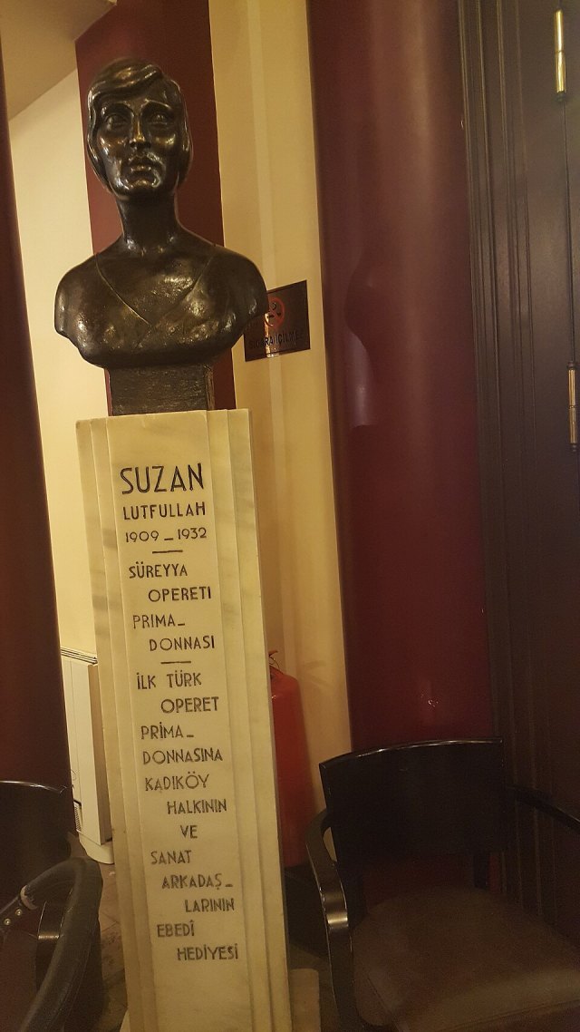 Suzan Lütfullah portresi
