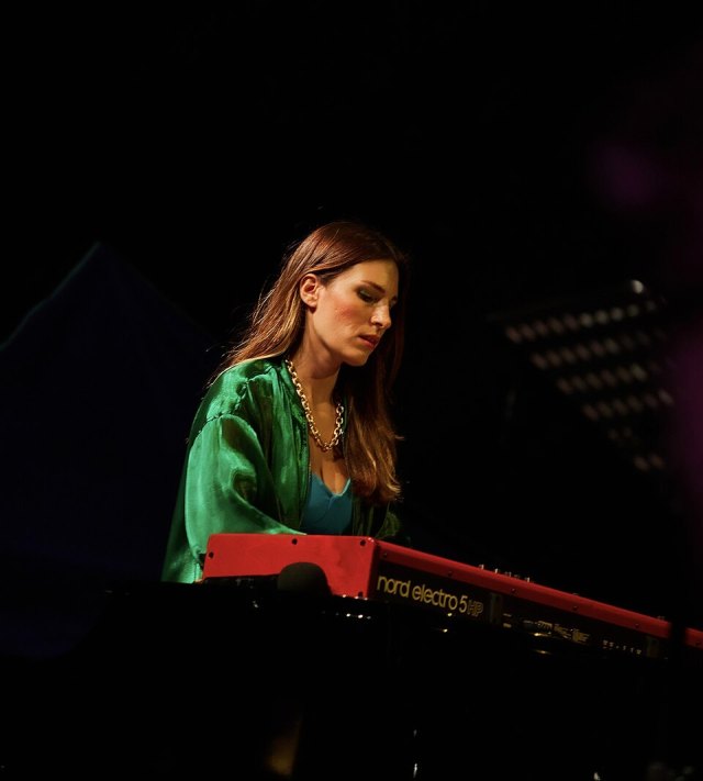 Aslı Özer portresi