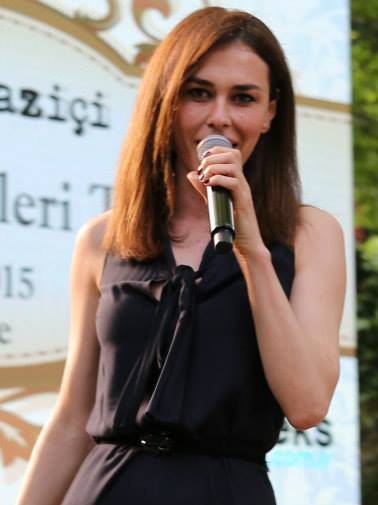 Ayşe Hatun Önal portresi