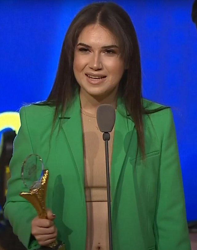 Ece Mumay portresi
