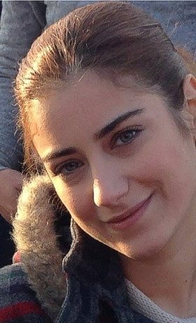 Hazal Kaya portresi
